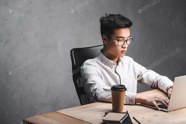 Quelles techniques de SEO peuvent être appliquées pour améliorer la visibilité en ligne d'un consultant en nutrition?